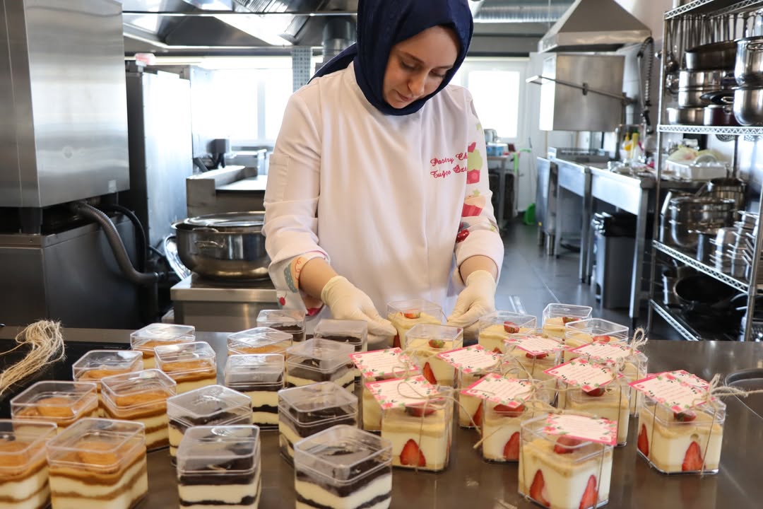 💐 Happy Mother’s Day! 💐On the last working day of the week, we surprised the wonderful mothers (1).jpg