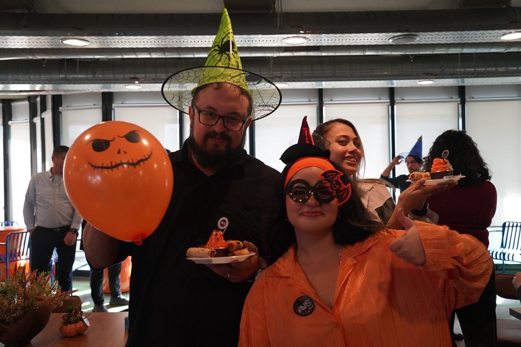 🍂 Welcoming Autumn Together! 🍂We gathered with our team for a delightful mid-day event, where  (1).jpg